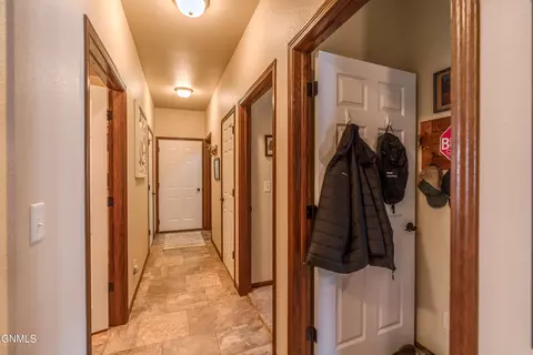 Entry Way - 342 Lorrain Dr, Bismarck, ND 58503 photo 3 of 6