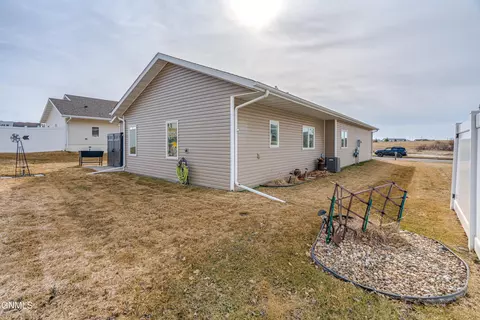 Exterior - 342 Lorrain Dr, Bismarck, ND 58503 photo 10 of 11