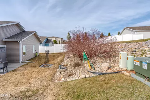 Exterior - 342 Lorrain Dr, Bismarck, ND 58503 photo 9 of 11