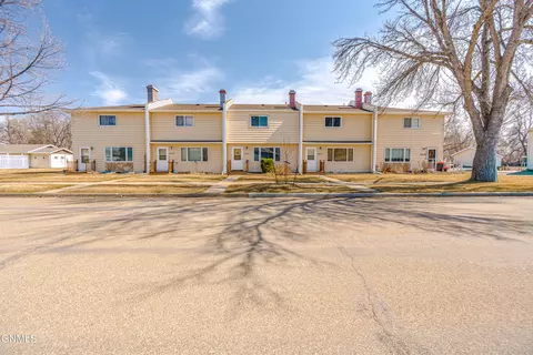 1421 Eastwood St, Bismarck, ND 58504