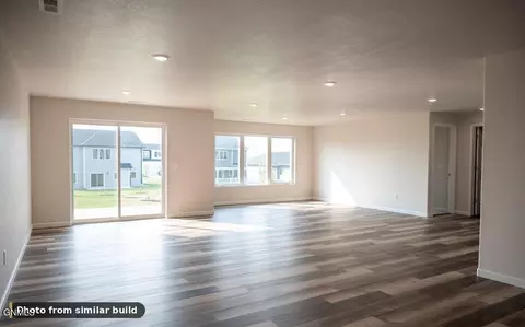 Living - 4806 Cornice Loop, Bismarck, ND 58503 photo 5 of 5