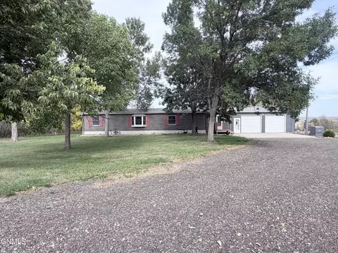 1802 Us 85 Hwy N, Watford City, ND 58854