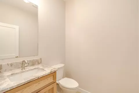 Bath - 4314 Downing St, Bismarck, ND 58504 photo 13 of 22