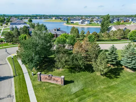 View/Area - 4314 Downing St, Bismarck, ND 58504 photo 3 of 5