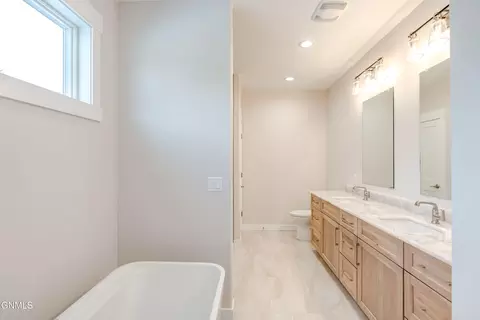 Bath - 4314 Downing St, Bismarck, ND 58504 photo 1 of 22