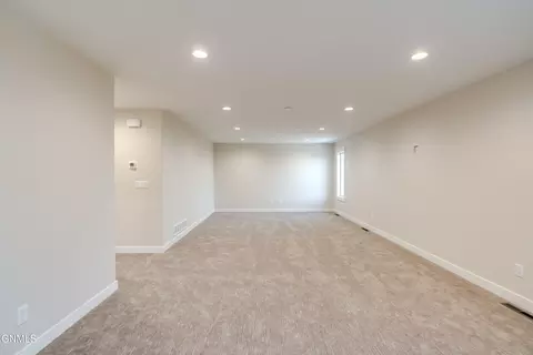 Living - 4314 Downing St, Bismarck, ND 58504 photo 7 of 8