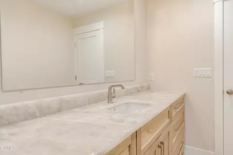 Bath - 4314 Downing St, Bismarck, ND 58504 photo 21 of 22