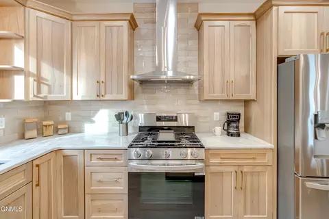 Kitchen - 4314 Downing St, Bismarck, ND 58504 photo 10 of 13
