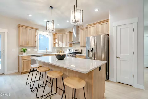 Kitchen - 4314 Downing St, Bismarck, ND 58504 photo 3 of 13