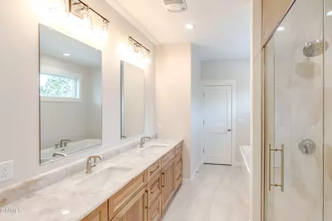 Bath - 4314 Downing St, Bismarck, ND 58504 photo 7 of 22