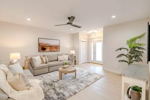 Living - 4314 Downing St, Bismarck, ND 58504 photo 4 of 8