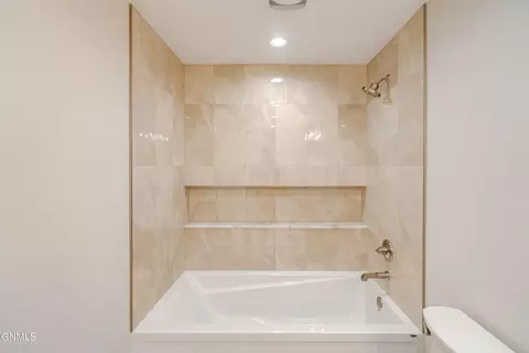 Bath - 4314 Downing St, Bismarck, ND 58504 photo 18 of 22
