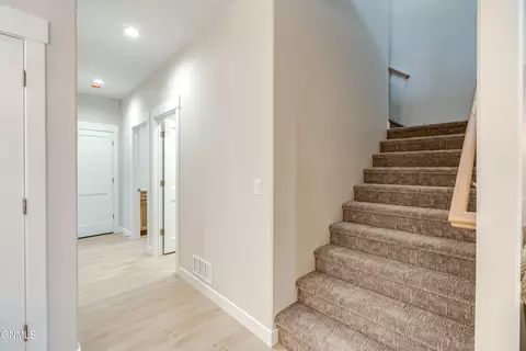 Entry Way - 4314 Downing St, Bismarck, ND 58504 photo 2 of 8