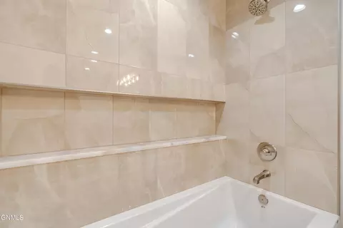 Bath - 4314 Downing St, Bismarck, ND 58504 photo 19 of 22