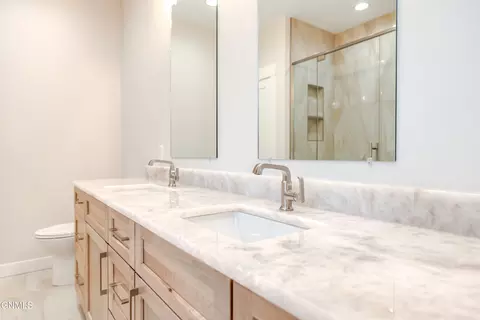 Bath - 4314 Downing St, Bismarck, ND 58504 photo 3 of 22