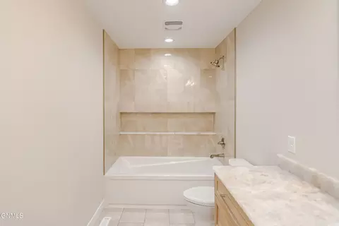 Bath - 4314 Downing St, Bismarck, ND 58504 photo 17 of 22