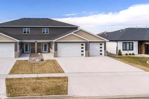 4312 Downing St, Bismarck, ND 58504