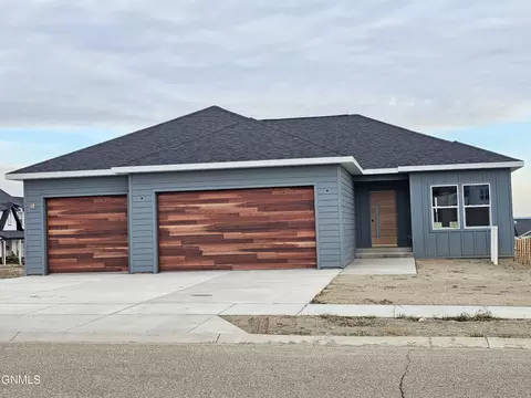 3016 28th Ct W, Williston, ND 58801