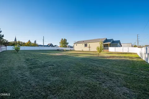 210 B St S, Richardton, ND 58652