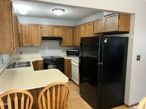 Kitchen - 2877 Warwick Loop, Bismarck, ND 58504 photo 1 of 2