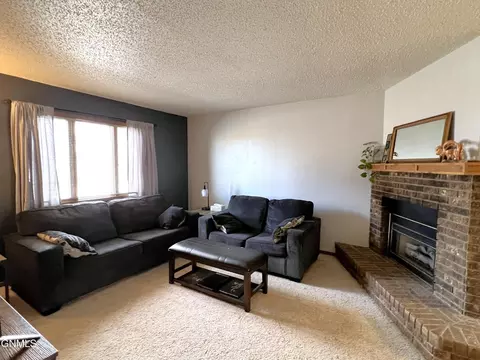 Living - 2877 Warwick Loop, Bismarck, ND 58504 photo 1 of 3
