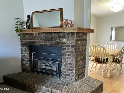 Dining - 2877 Warwick Loop, Bismarck, ND 58504 photo 1 of 2