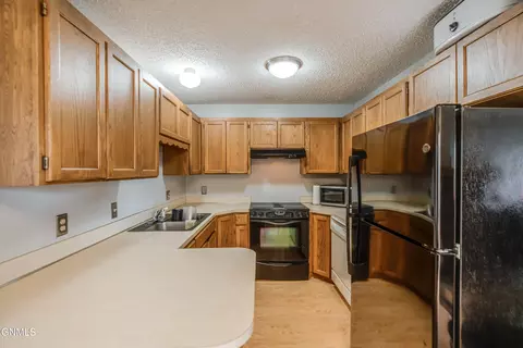 Kitchen - 2877 Warwick Loop, Bismarck, ND 58504 photo 1 of 4