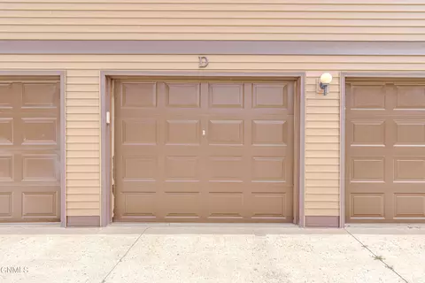 Exterior - 2877 Warwick Loop, Bismarck, ND 58504 photo 7 of 9
