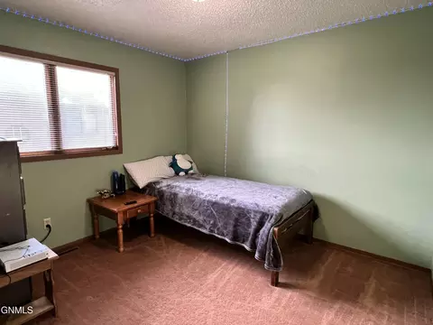 Bedroom - 2877 Warwick Loop, Bismarck, ND 58504 photo 2 of 4