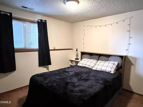 Bedroom - 2877 Warwick Loop, Bismarck, ND 58504 photo 4 of 4