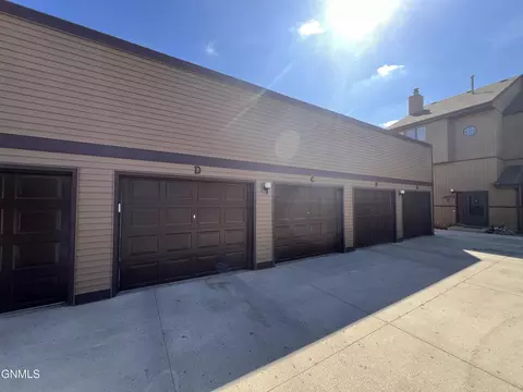 Exterior - 2877 Warwick Loop, Bismarck, ND 58504 photo 4 of 4