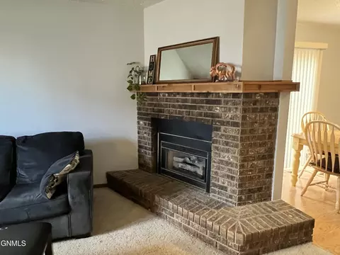 Living - 2877 Warwick Loop, Bismarck, ND 58504 photo 3 of 3