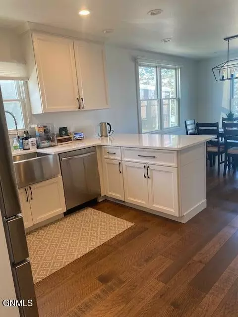 Kitchen - 8 Patterson Lake Dr, Dickinson, ND 58601 photo 8 of 9