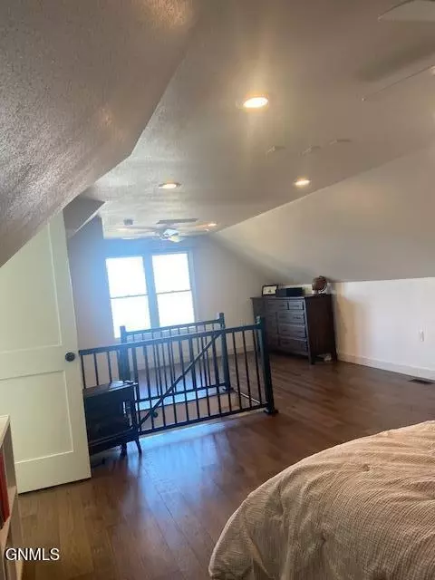 Bedroom - 8 Patterson Lake Dr, Dickinson, ND 58601 photo 8 of 10