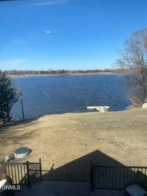 View/Area - 8 Patterson Lake Dr, Dickinson, ND 58601 photo 3 of 4