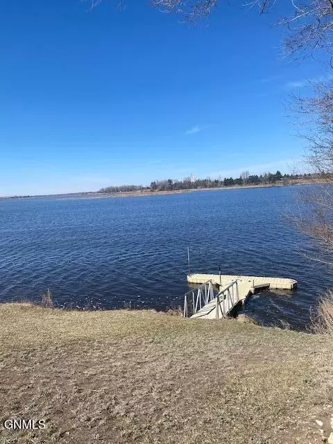 View/Area - 8 Patterson Lake Dr, Dickinson, ND 58601 photo 1 of 4