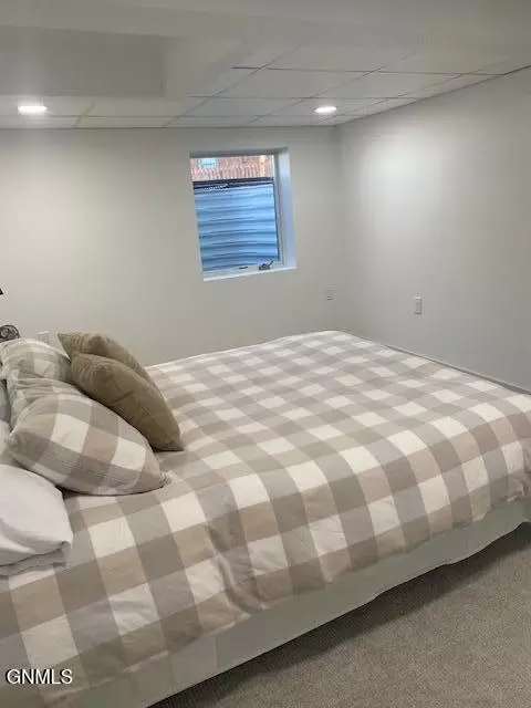 Bedroom - 8 Patterson Lake Dr, Dickinson, ND 58601 photo 2 of 10