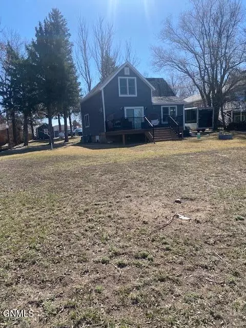 Exterior - 8 Patterson Lake Dr, Dickinson, ND 58601 photo 8 of 9