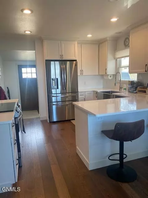 Kitchen - 8 Patterson Lake Dr, Dickinson, ND 58601 photo 4 of 9