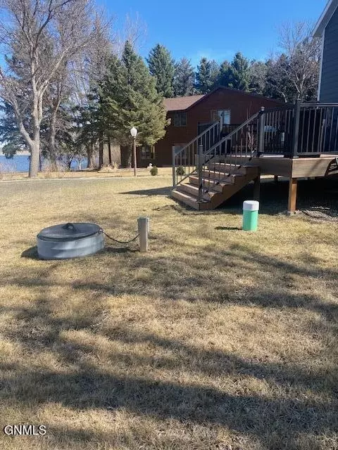 Exterior - 8 Patterson Lake Dr, Dickinson, ND 58601 photo 9 of 9