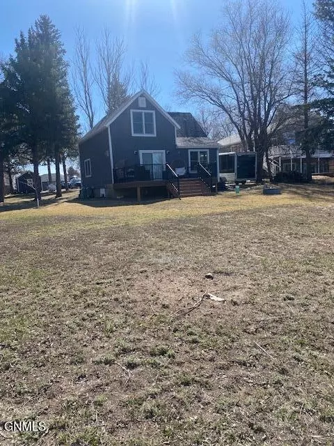 Exterior - 8 Patterson Lake Dr, Dickinson, ND 58601 photo 6 of 9