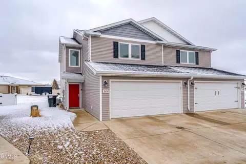 2616 Douglas Pl SE, Mandan, ND 58554