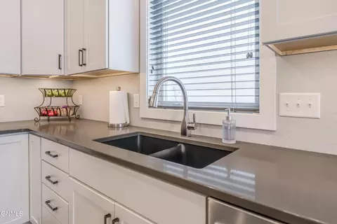 Kitchen - 5602 Titanium Dr, Bismarck, ND 58503 photo 6 of 8