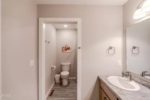 Bath - 5602 Titanium Dr, Bismarck, ND 58503 photo 9 of 12