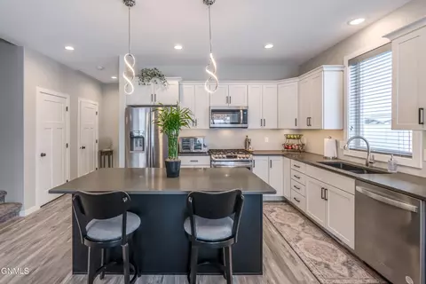 Kitchen - 5602 Titanium Dr, Bismarck, ND 58503 photo 8 of 8
