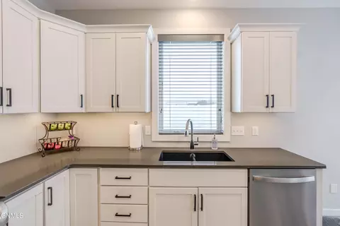 Kitchen - 5602 Titanium Dr, Bismarck, ND 58503 photo 5 of 8