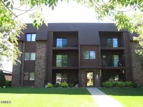 2635 Gateway Ave, Bismarck, ND 58503
