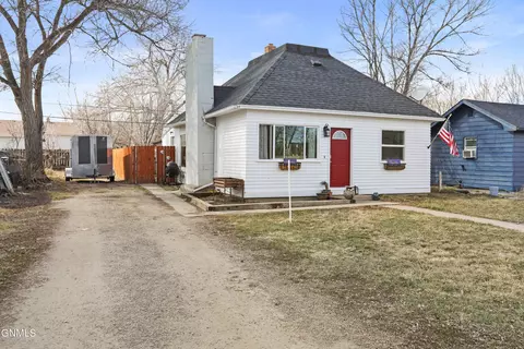 Exterior - 1509 4th Ave W, Williston, ND 58801 photo 1 of 2