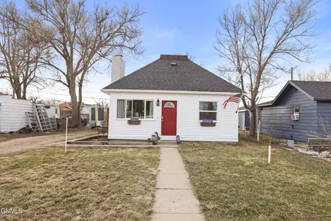 1509 4th Ave W, Williston, ND 58801
