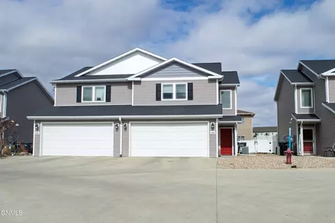 2601 Douglas Pl SE, Mandan, ND 58554